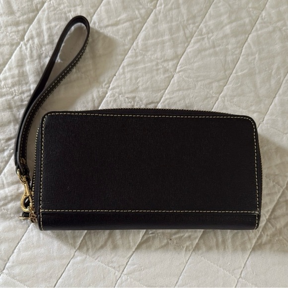 Dooney & Bourke Saffiano Shopper plus large zip around wristlet - Picture 4 of 9